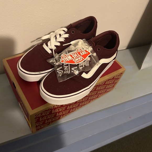 Size 8.5 women’s Vans - Picture 2 of 7